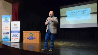 Büyükşehir personellerine hizmet içi eğitimi düzenledi