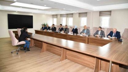 Vali Çiçek halk gününde vatandaşların sorunlarını dinledi