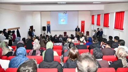 Vali Çiçek, Ardahan Üniversitesi’nde söyleşi programına katıldı