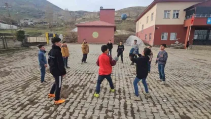 Muş’ta geleneksel oyunlar yaşatılıyor