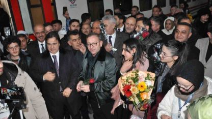 Masalsı yolculuğun son durağı: Turistik Doğu Ekspresi Kars’ta coşkuyla karşılandı