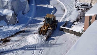 Erzurum Palandöken Belediyesi karla mücadelede sahada
