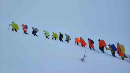 Van’da kar nedeniyle yol kapandı, rota Toprakkale’ye çevrildi