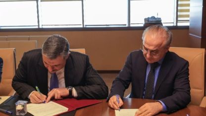 Erzurum'da 5 bin kişilik salon için imzalar atıldı