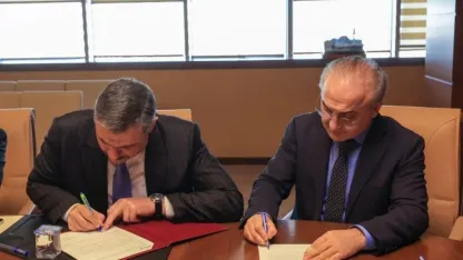 Erzurum'da 5 bin kişilik salon için imzalar atıldı