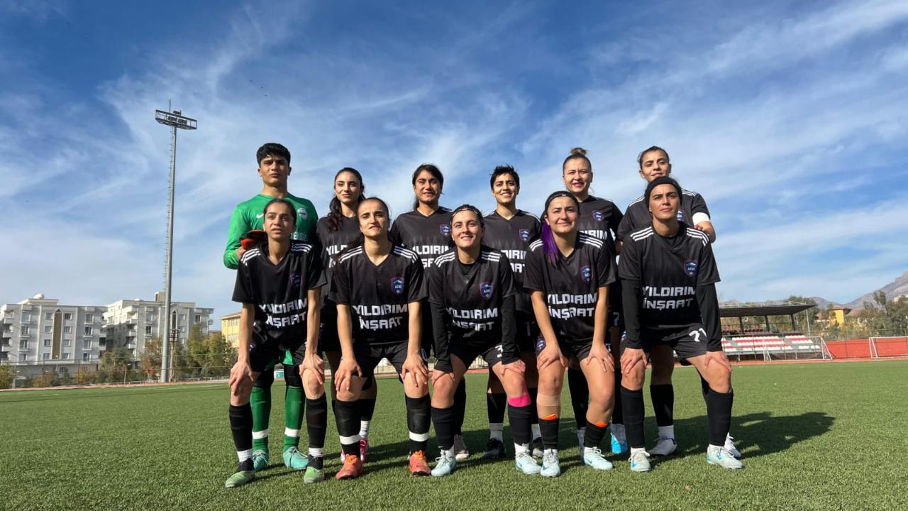 Ağrı Kadın Futbol Takımı, Silopi Belediyesi’ni deplasmanda mağlup etti:3-2