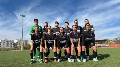 Ağrı Kadın Futbol Takımı, Silopi Belediyesi’ni deplasmanda mağlup etti:3-2