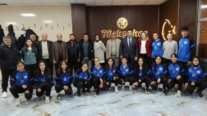 Ağrı Kadın Futbol Takımına Moral Yemeği