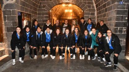 Ağrı Kadın Futbol Takımına Siverek Belediyesi’nden Destek