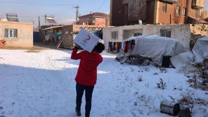 Ağrı Kızılay Gönüllüleri, Dondurucu Soğukta İhtiyaç Sahiplerinin Yanında