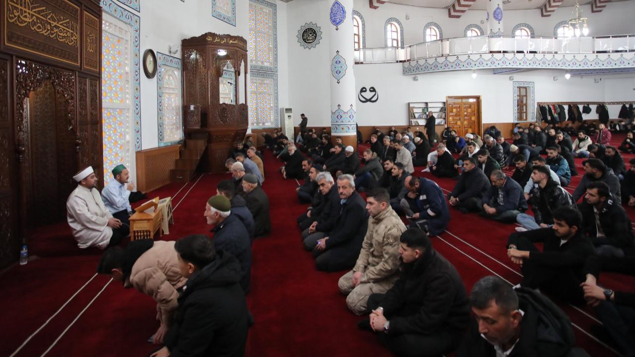 Ağrı’da acı bir şekilde hayatını kaybeden üniversite öğrencisi dualarla anıldı