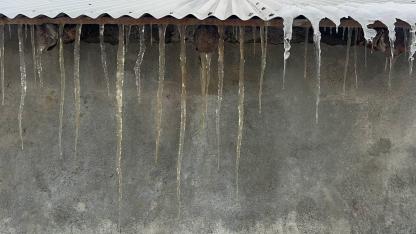 Ağrı’da Çatılarda Buz Sarkıtları Oluştu