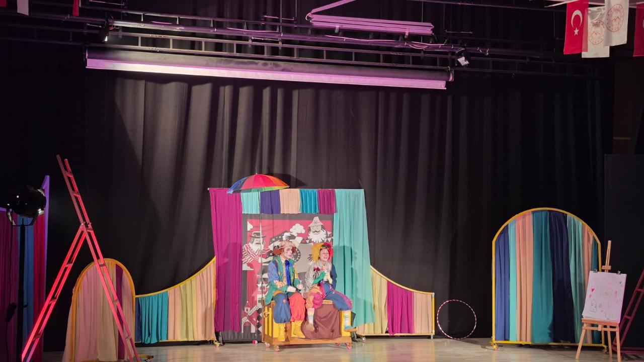 Ağrı’da Çocuk Tiyatrosuna Yoğun İlgi