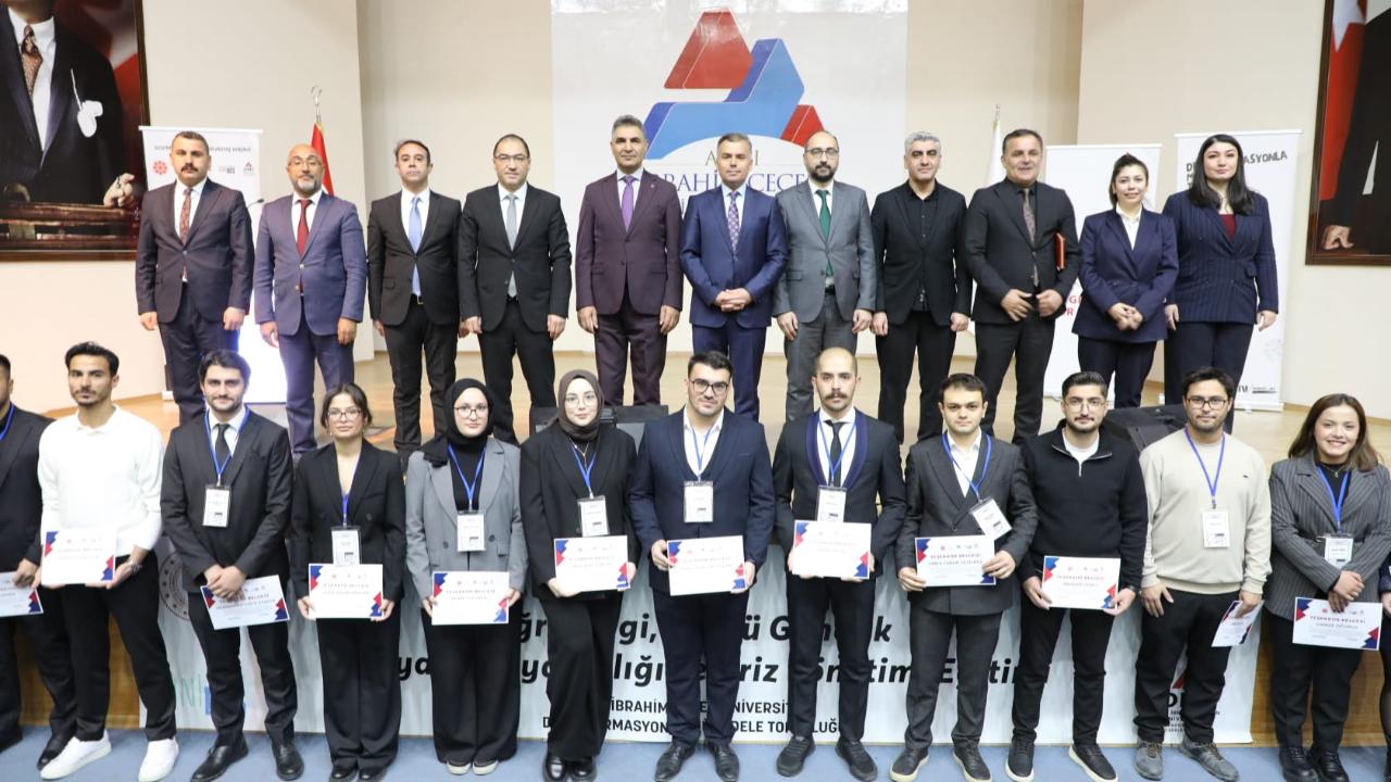 Ağrı’da gençlere yönelik medya okuryazarlığı eğitimi verildi