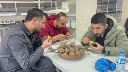Ağrı’da Köz Patates Geleneği Sürüyor
