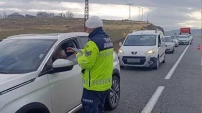 Ağrı’da Trafik Kurallarına Uymayan 83 Sürücüye Ceza