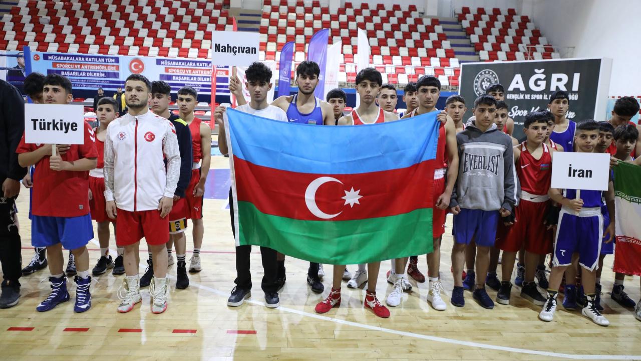 Ağrı’da Uluslararası Boks Dostluk Turnuvası başladı