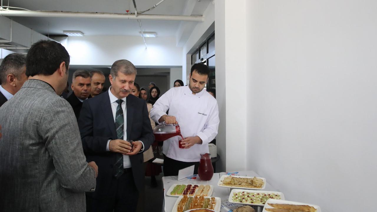 AİÇÜ’de Şeker Pancarı Lezzetleri Sergilendi