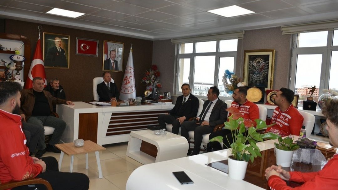 Avrupa üçüncüsü Curling Milli Takımı’ndan Çakmur’a ziyaret