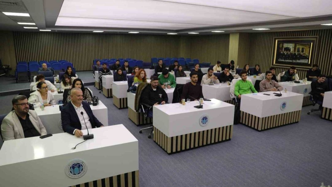 Battalgazi’de gençlik çalışmaları öğrencilerle istişare edildi