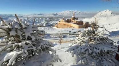 Beyaz Örtü Altında Tarihi Sarayın Güzelliği (Videolu Haber)