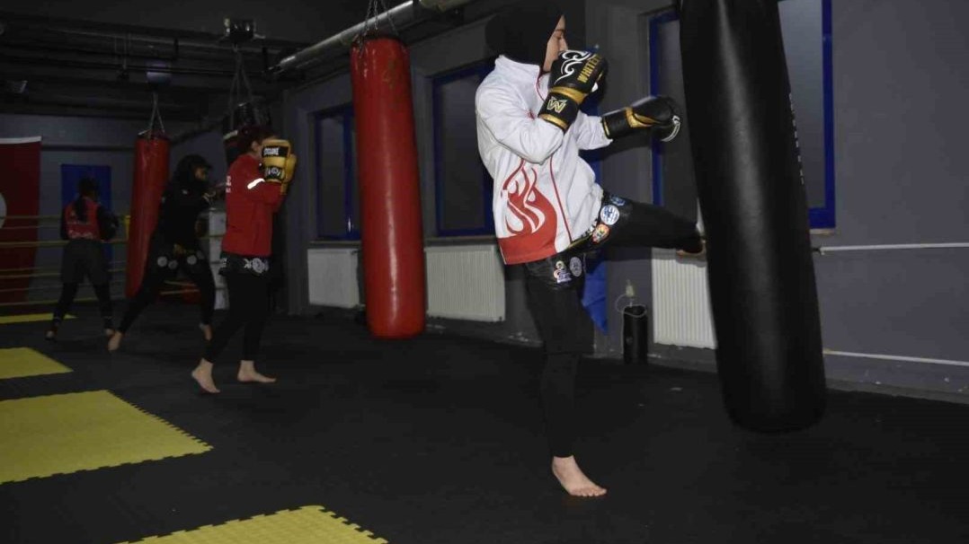 Bitlisli Korkmaz kardeşlerden çifte başarı