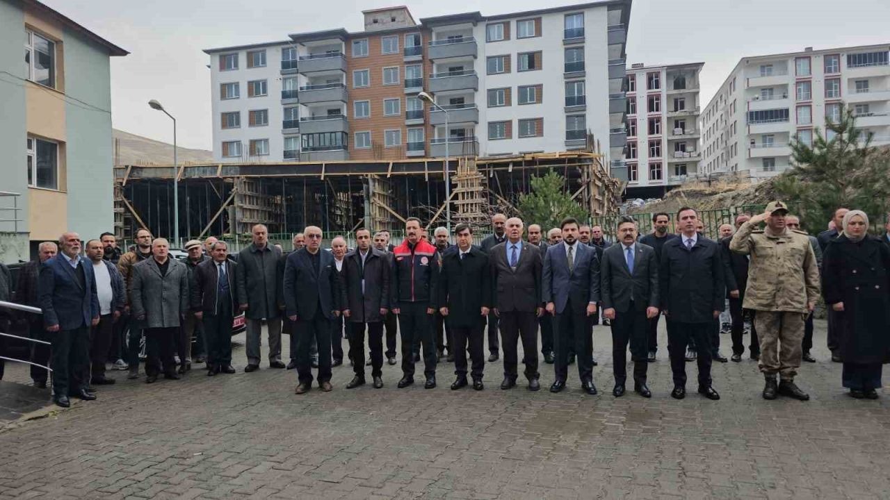 Bitlis&#039;te 12 bin aşılı ceviz fidanı dağıtıldı