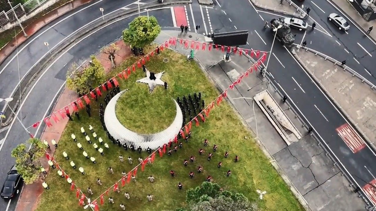 Bitlis&#039;te Çevik kuvvet personelinden şehitler için anlamlı anma