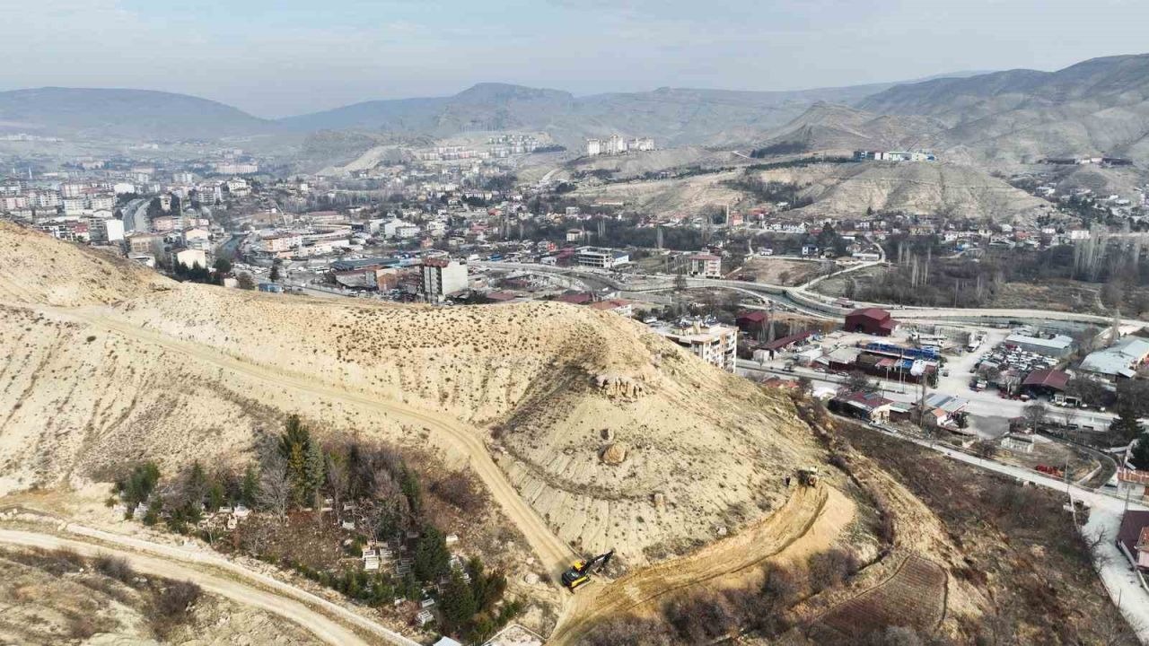 Darende’de Millet Bahçesi için ilk kazma vuruldu