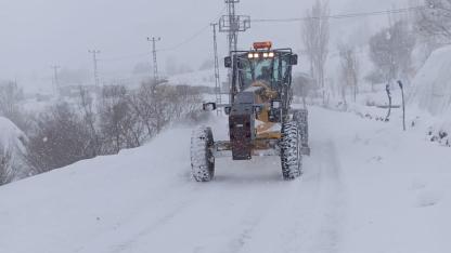 Eleşkirt’te Kar Mesaisi Başladı