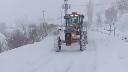 Eleşkirt’te Kar Mesaisi Başladı