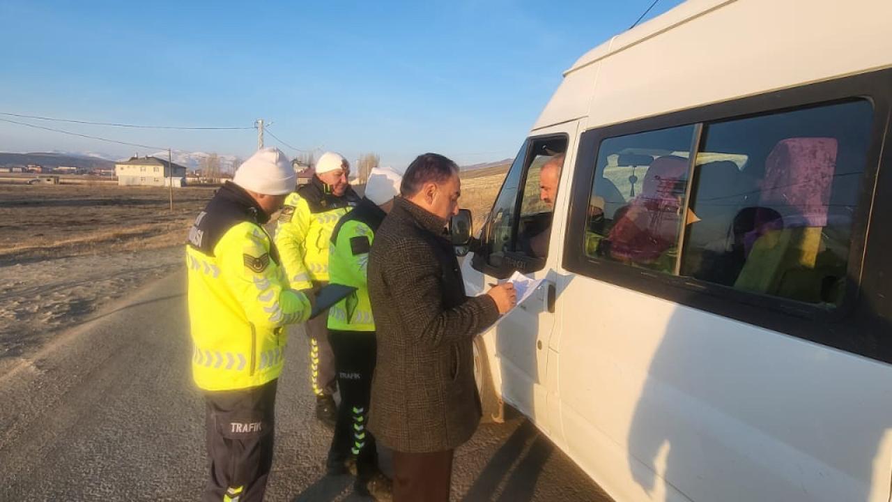 Eleşkirt’te Taşımalı Eğitim Araçları Mercek Altında