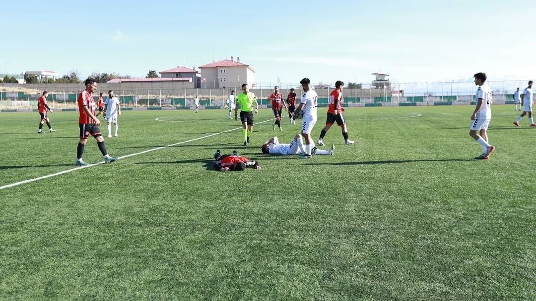 Erciş Örenespor: 2 - İpekyolu Belediyesi Gençlikspor: 3