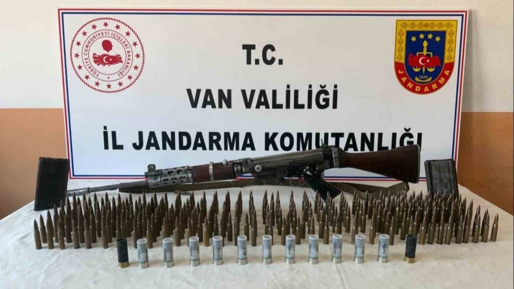 Erciş’te Belçika yapımı uzun namlulu silah ele geçirildi