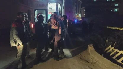 Erciş’te bir apartamanda çıkan yangın korkuttu