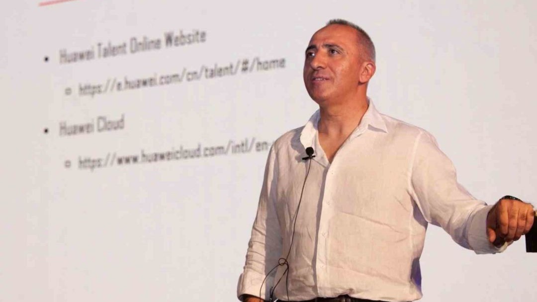 Erzincan Binali Yıldırım Üniversitesi’nde &quot;Huawei Day&quot; etkinliği kapsamında yapay zeka ve ICT sunumu gerçekleştirildi