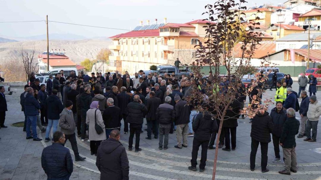 Erzincan İliç’te tüm siyasi partilerin ve muhtarların ortak talebi: Çöpler Altın Madeni açılsın