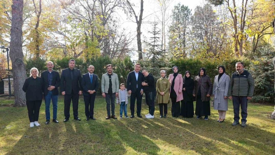 Erzincan Valisi Hamza Aydoğdu, Dünya Engelliler Günü’nde özel bireyleri ağırladı
