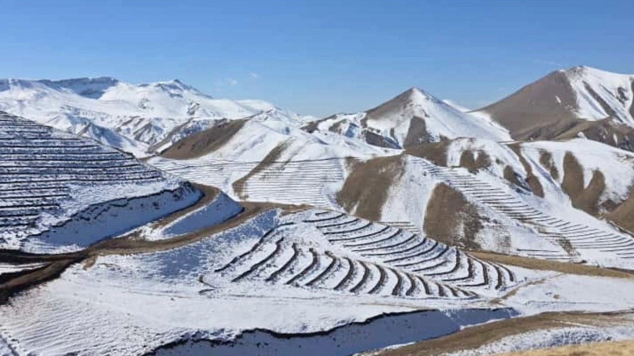 Erzurum dondu,termometreler-15.6’yı gösterdi