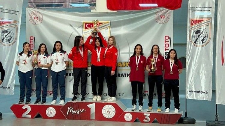 Erzurum ETÜ Atıcılık takımı Mersin’de birinci oldu