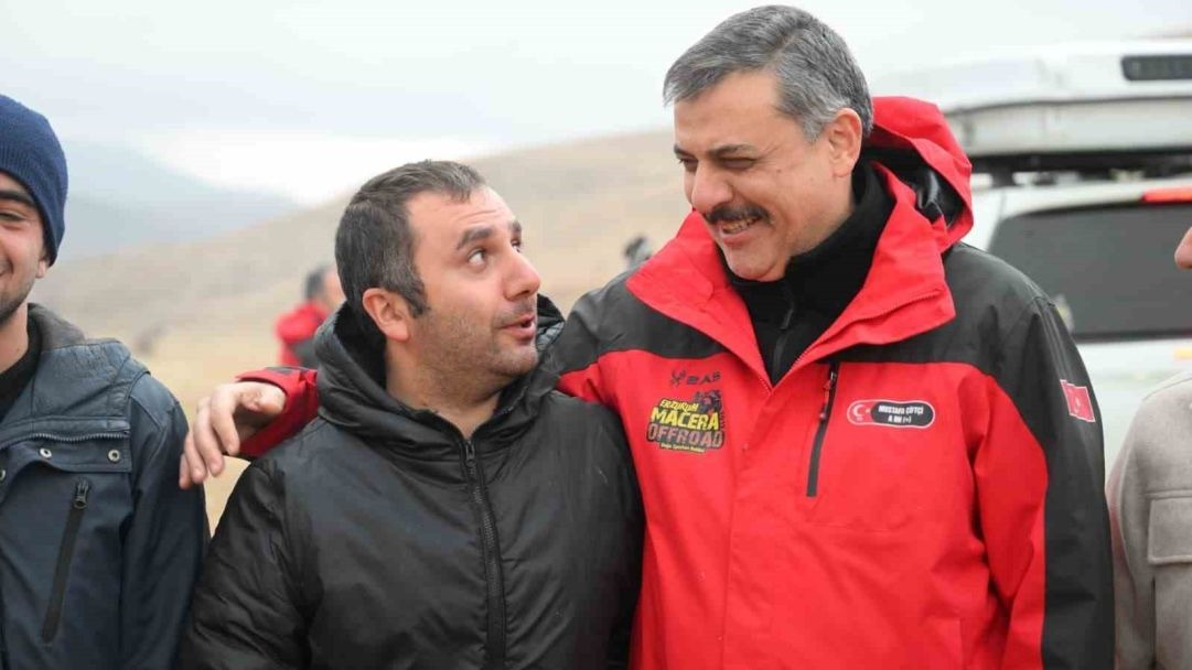 Erzurum Valisi Mustafa Çiftçi engelli çocuklarla off-road sürüş yaptı