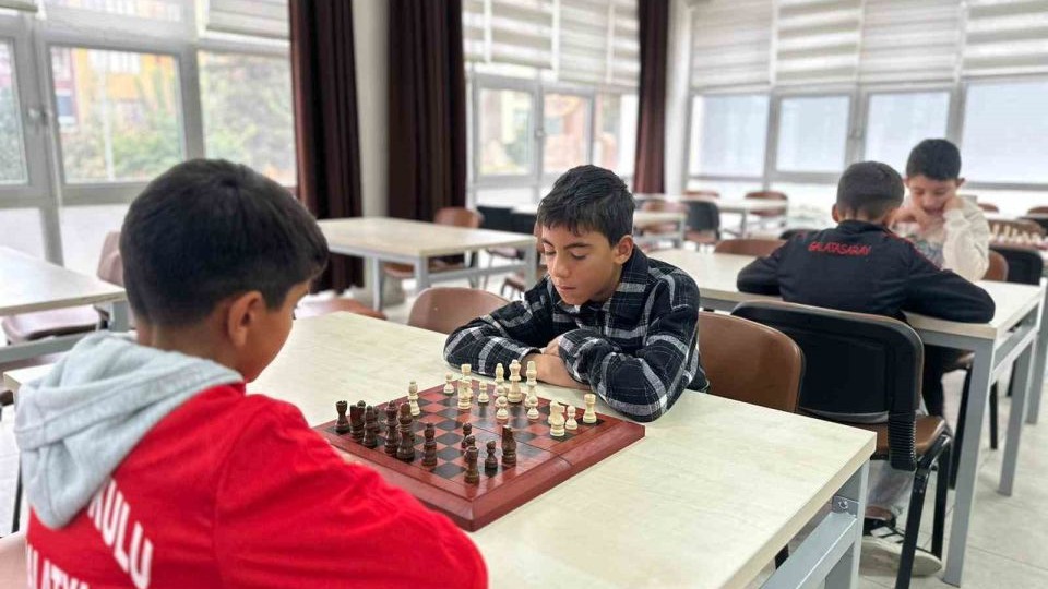 Gençler Kernek Küliyesi’nde kıyasıya yarıştı