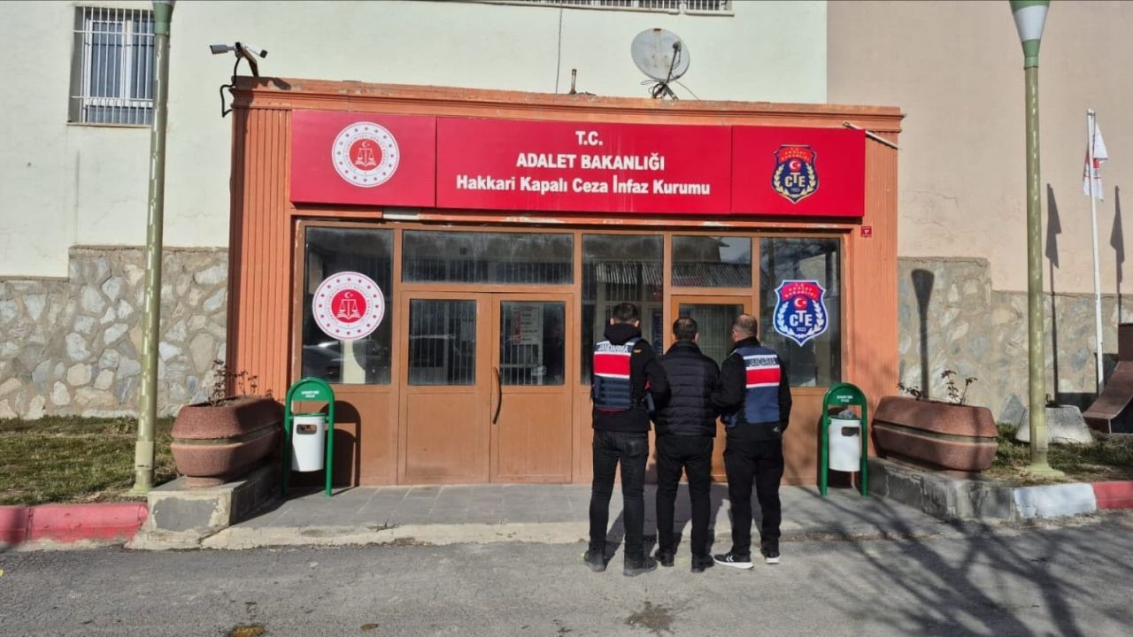 Hakkari’de kesinleşmiş hapis cezasıyla aranan şahıs yakalandı