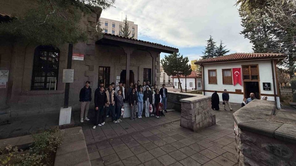 Hakkarili öğrenciler Ankara gezisinden döndü