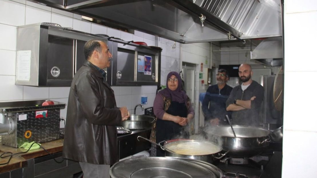 Iğdır’da pansiyon ziyaretinde koruyucu ekipman tartışması