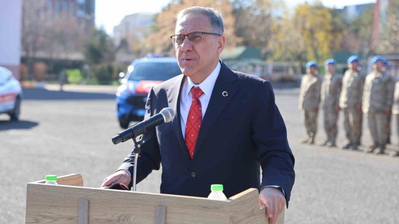 Jandarma ekiplerine yeni nesil yaka kameraları teslim edildi