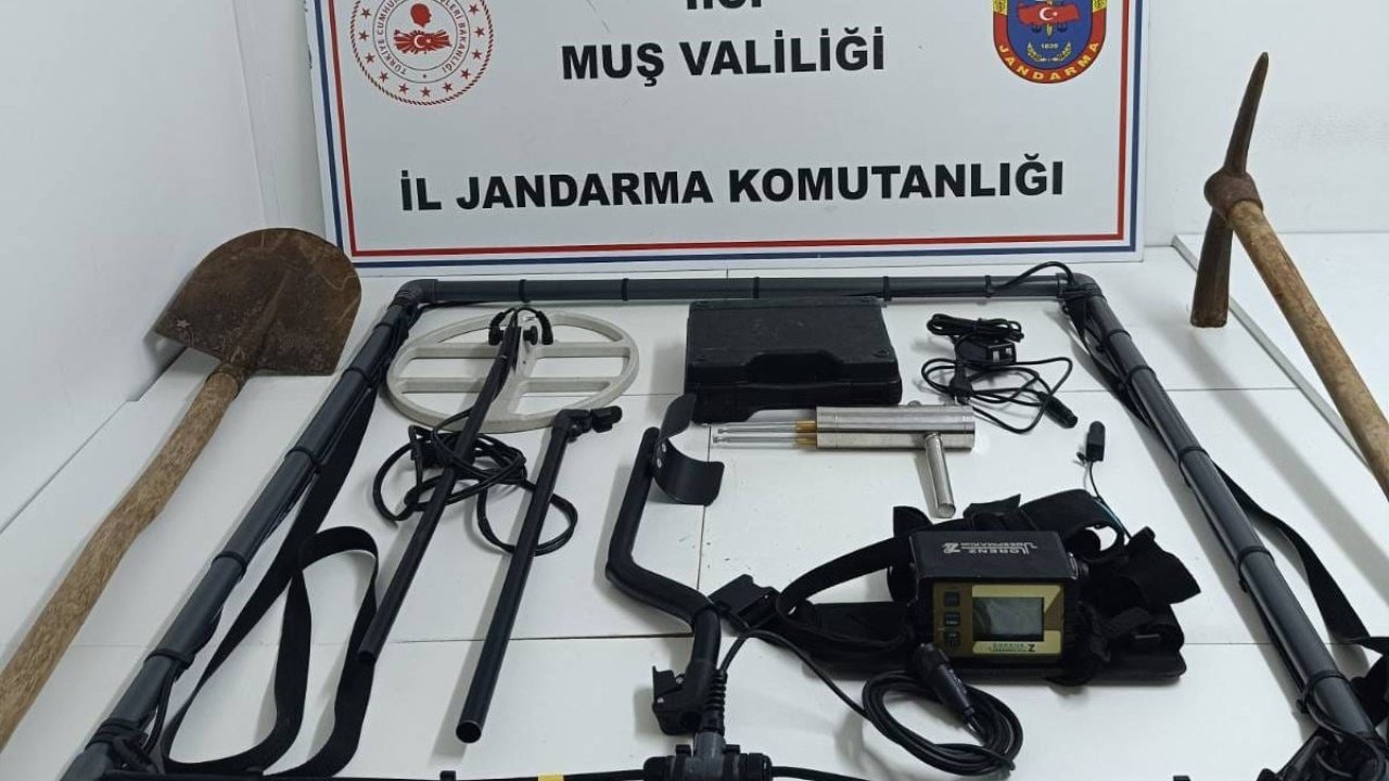 Jandarma Muş’ta kaçak kazı operasyonunda 4 kişi gözaltına aldı