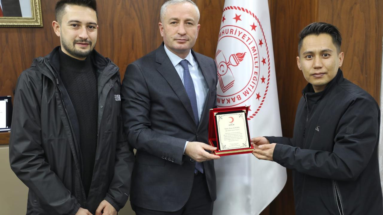 Kızılay’dan Milli Eğitim Müdürü Kökrek’e “Kan Bağışı” teşekkürü