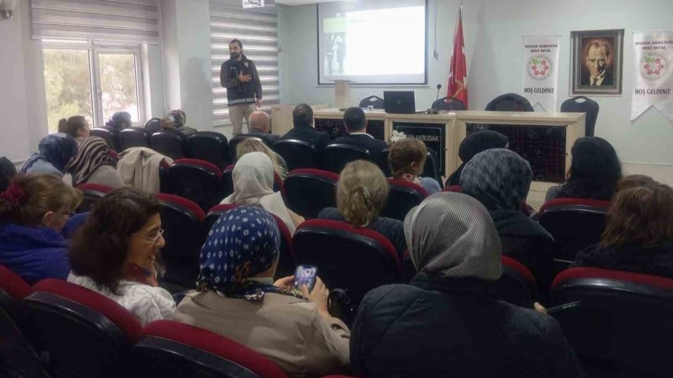 Malatya’da polisten uyuşturucuya karşı bilgilendirme çalışmaları