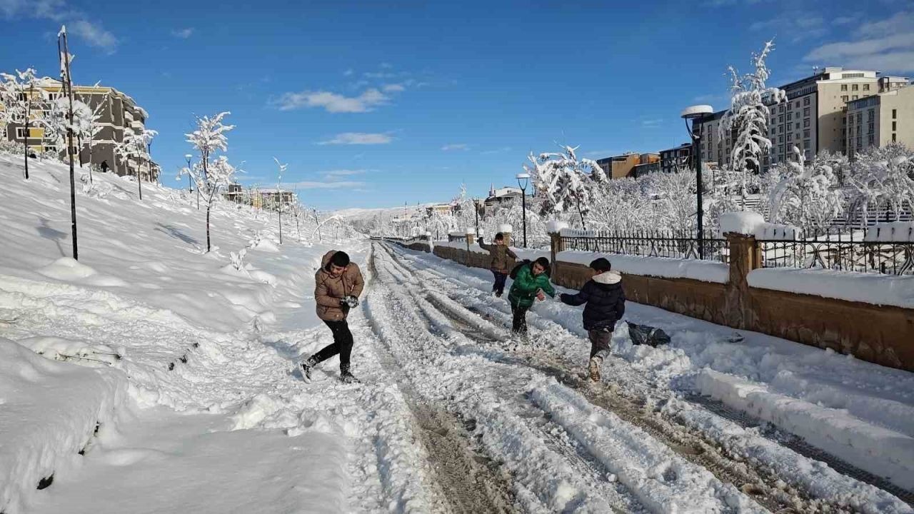Muş’ta eğitime kar engeli: Okullar 1 gün tatil edildi